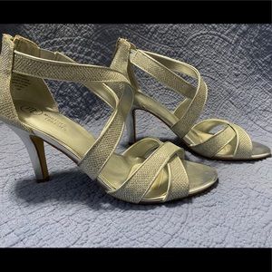 Mootsies Tootsies silver strapped heels